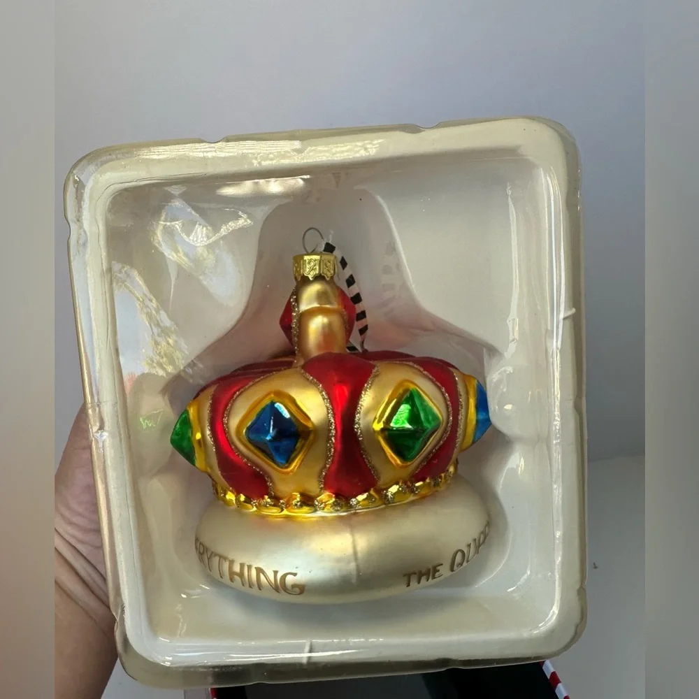 Kurt Adler Mary Engelbreit Queen Of Everything Glass Crown Christmas Ornament‎